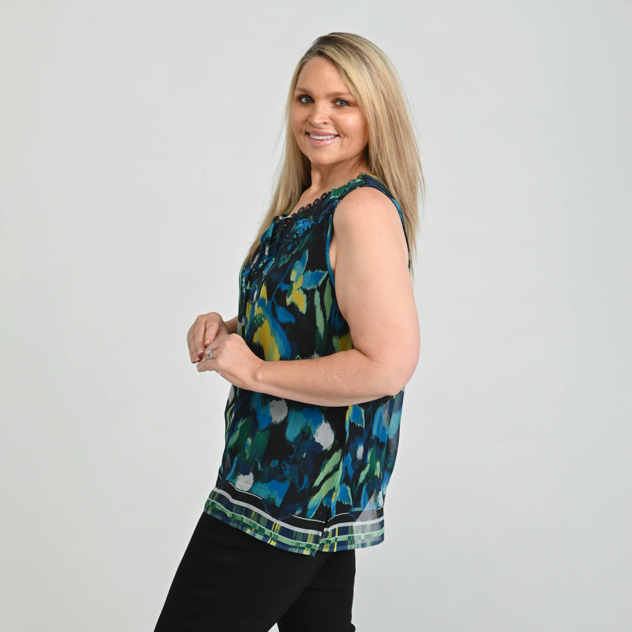 Border Print Crochet Tie Front Sleeveless Top - Image 7