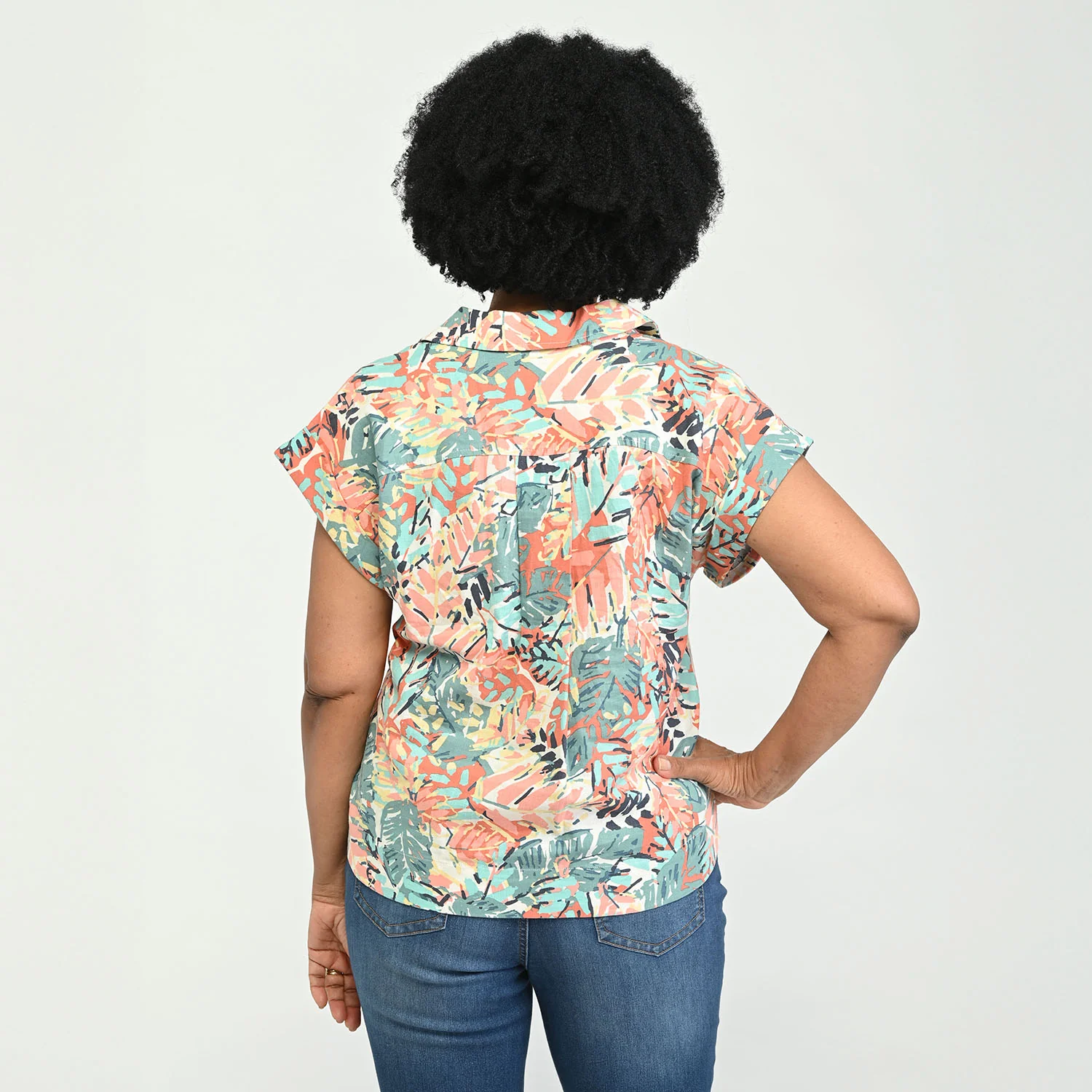 Button Front Linen Blend Short Sleeve Shirt - Image 3