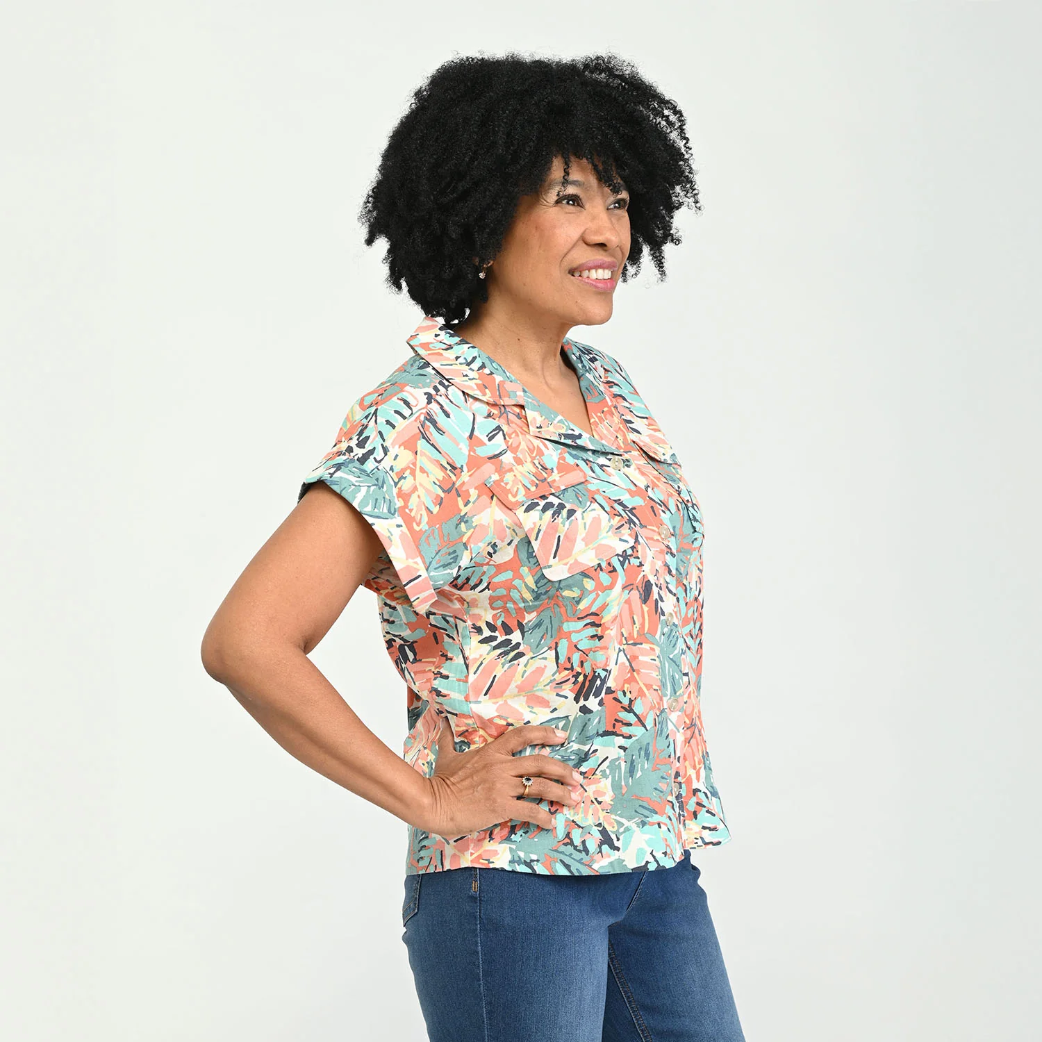Button Front Linen Blend Short Sleeve Shirt - Image 4