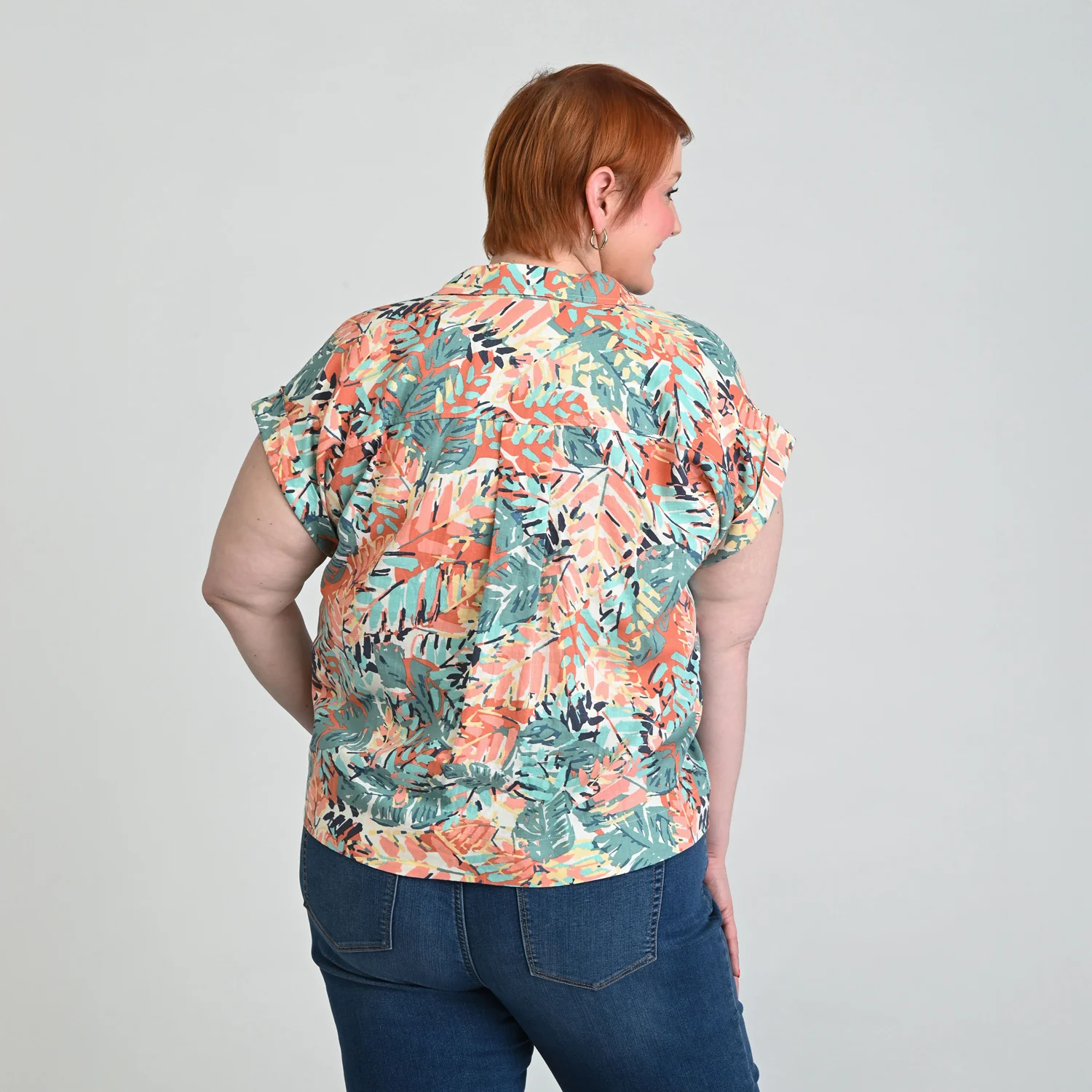 Button Front Linen Blend Short Sleeve Shirt - Image 6