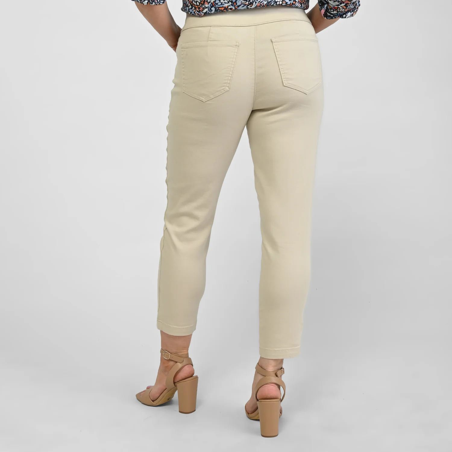 Signature Slimming Pull On Ankle Pant - Image 4